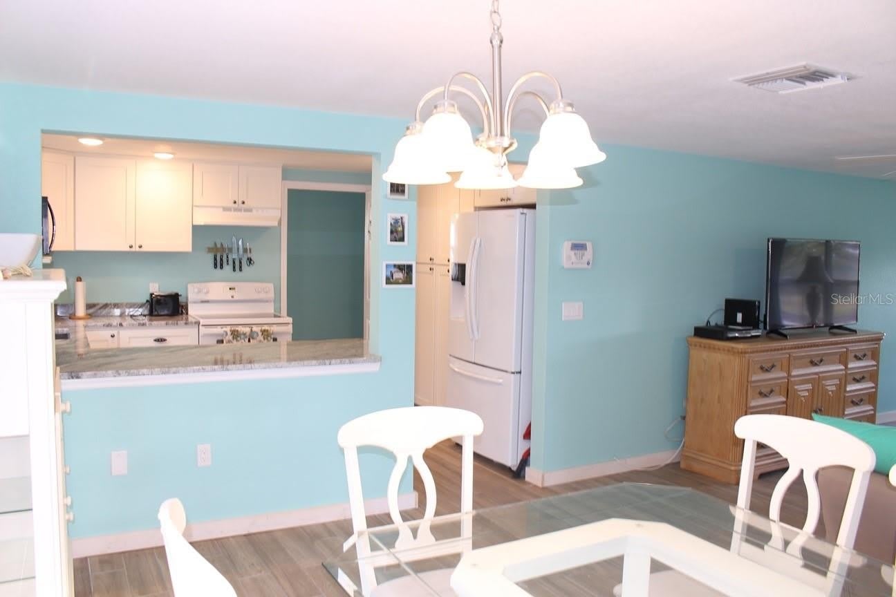 658 ROANOKE Street – photo 5