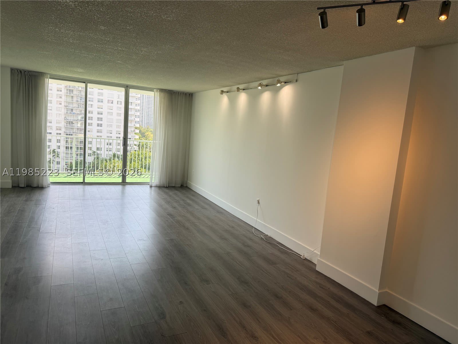 2801 NE 183rd St – photo 5