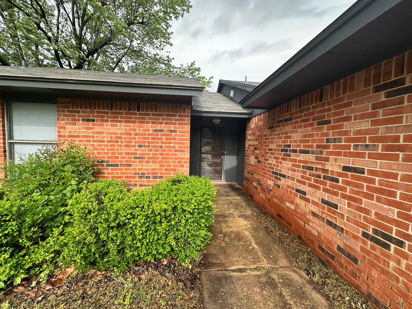 Adorable 1 Bedroom 1 Bathroom Duplex For Rent – photo 2