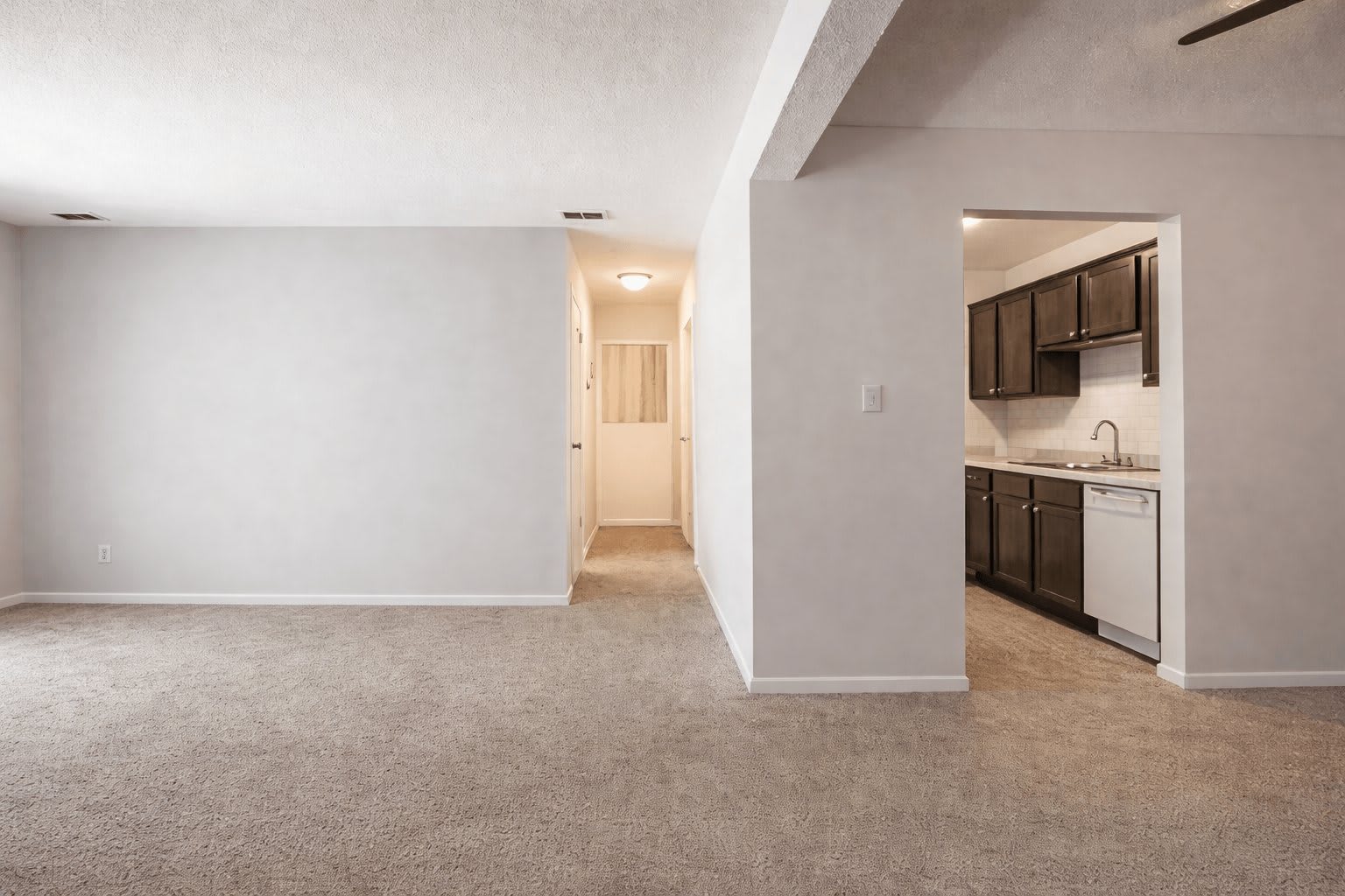 The Lodge Apartments – photo 3