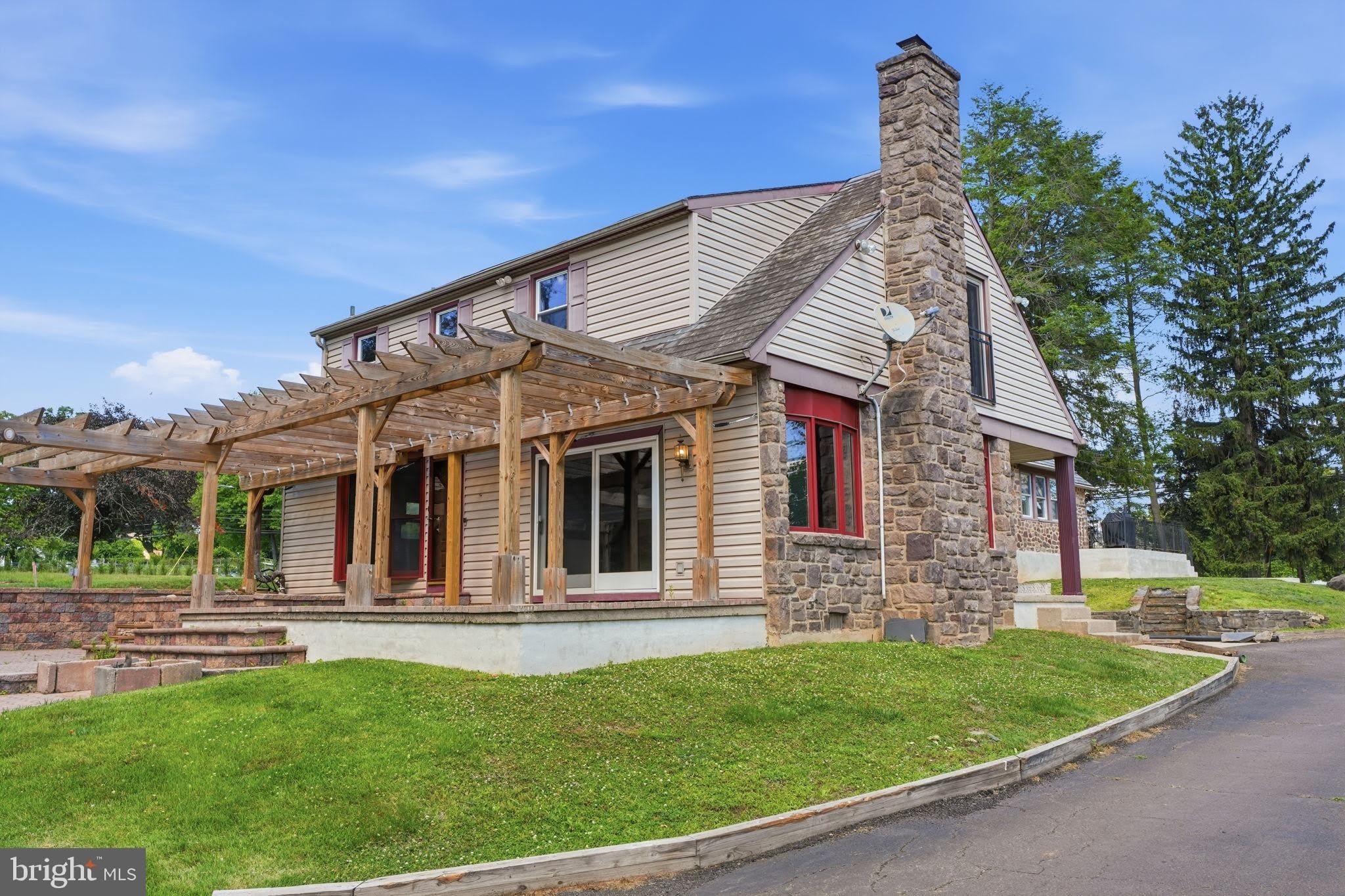 612 BUSTLETON Pike – photo 2