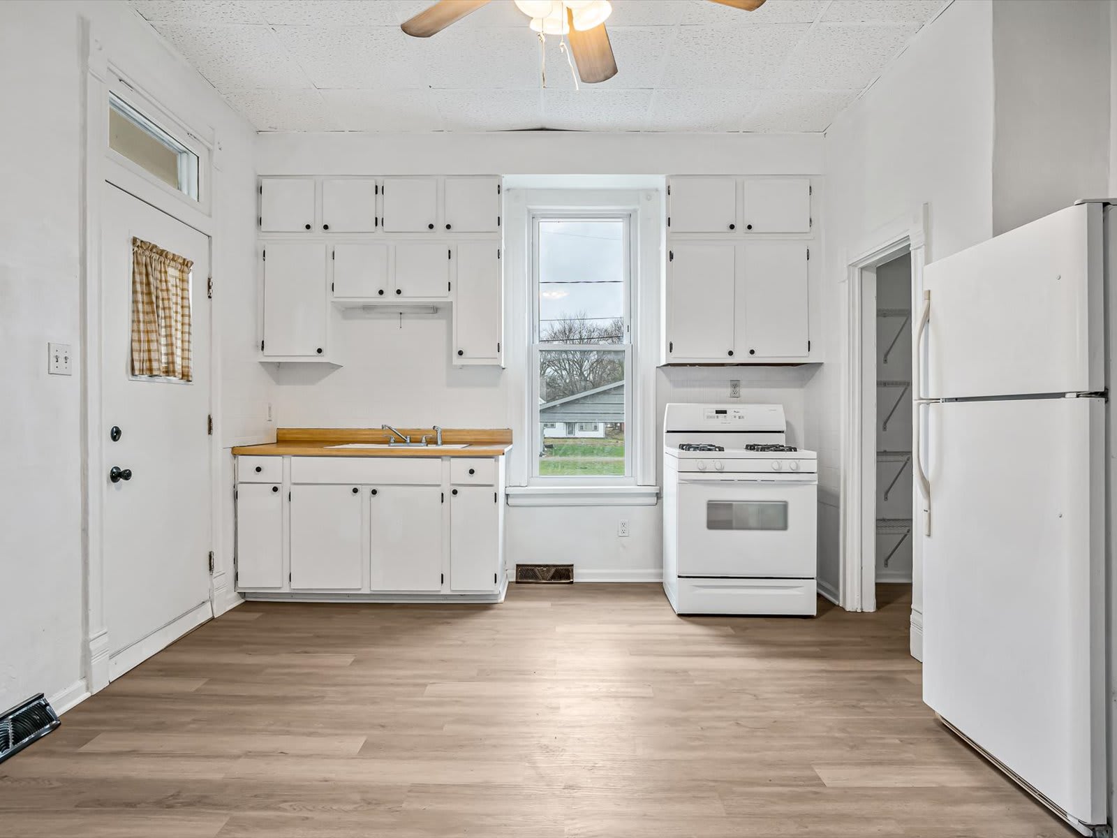 2928 Mary Irene Street – photo 4