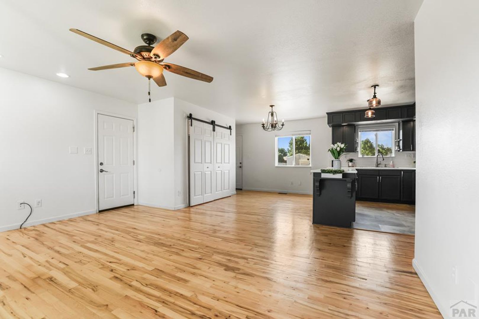 All Prospective Tenants Must Submit A 58 Non Refundable Application Fee Per Applicant Online And Be Pre Qualified Prior To Any Showings – photo 3
