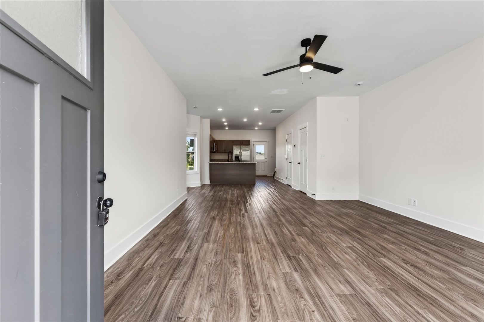 Pet Friendly Two Bedroom! – photo 4