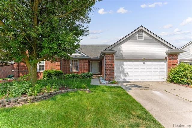 42137 Trent Drive – photo 1
