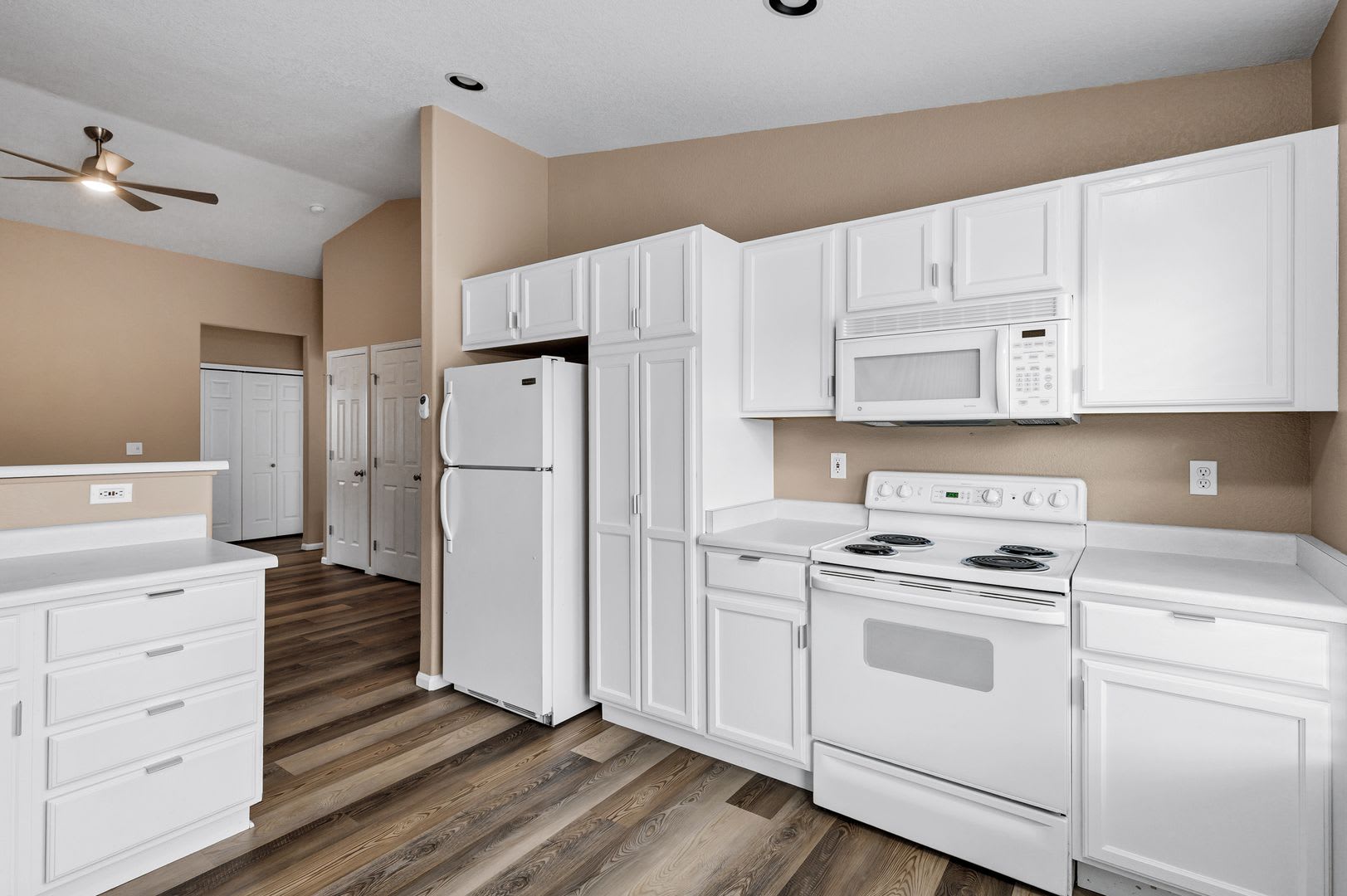 Two Bedroom Near The Powers Corridor – photo 5
