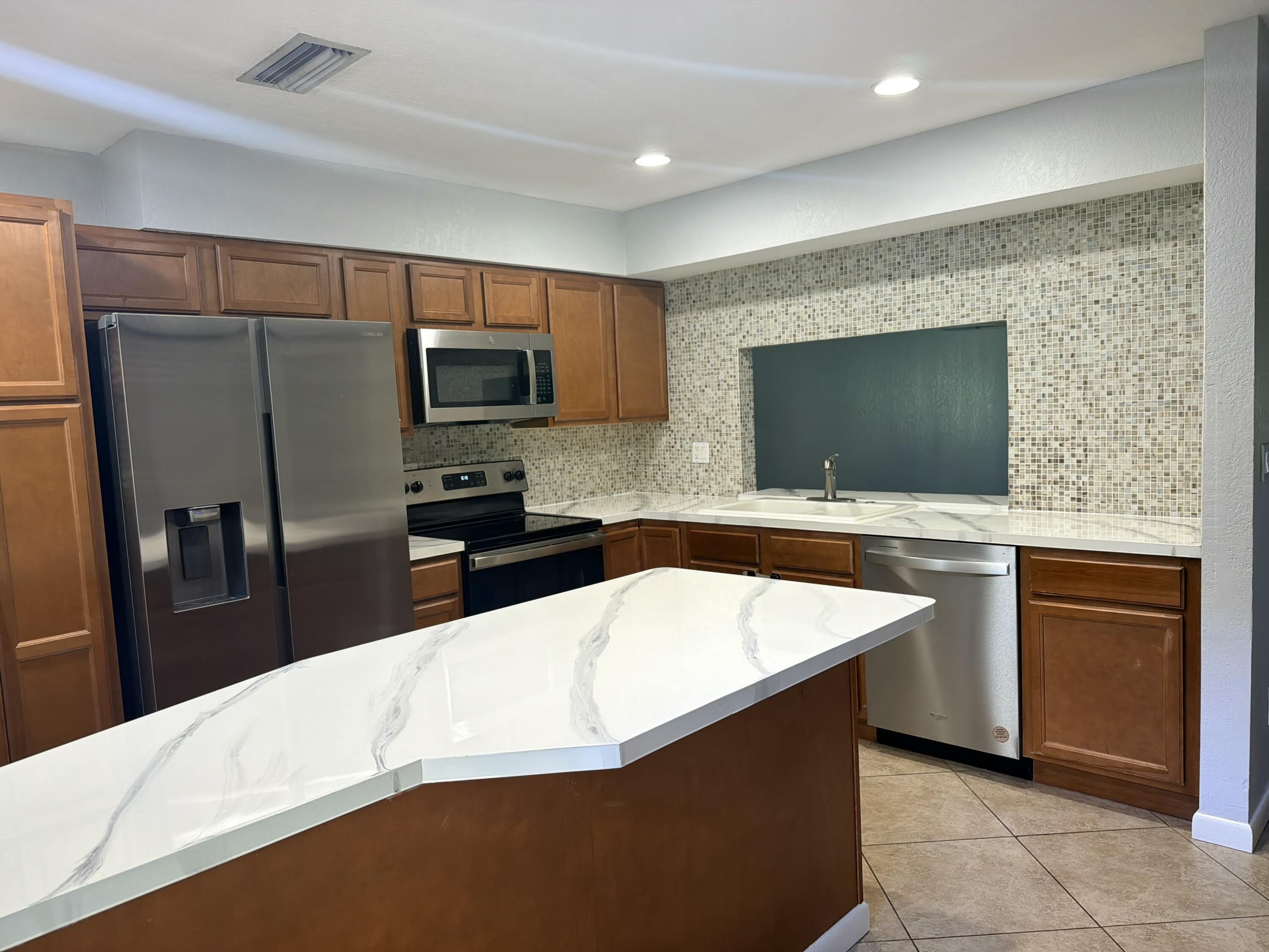 4075 Palm Forest Drive N – photo 5