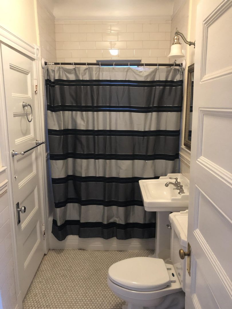 Great 1 Bed in Back Bay for Sept 1, 2026 – photo 4