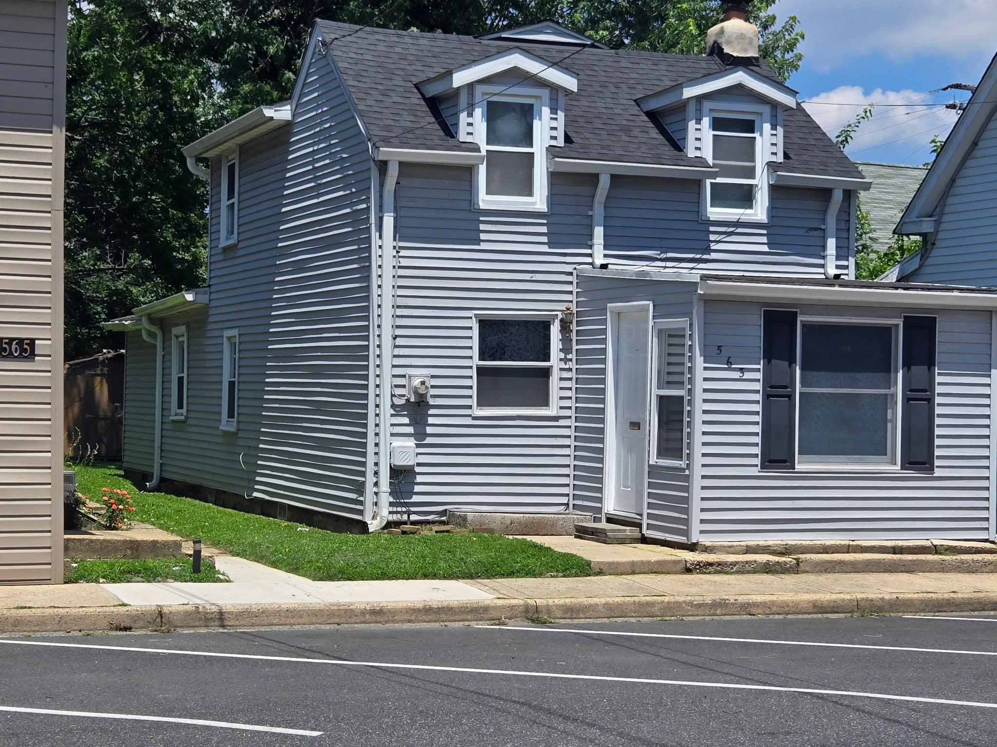 563 Pennington Ave – photo 1