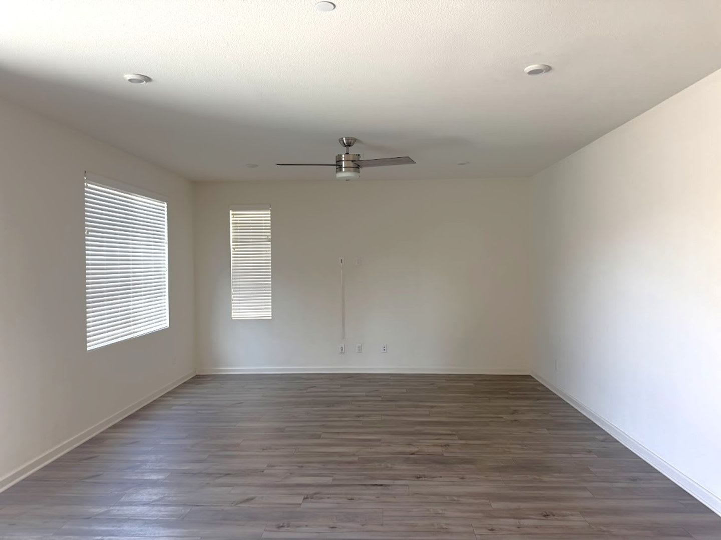 1014 W BUTTERCUP LN RIALTO 92376 (4 BED, 3 BATH) – photo 4