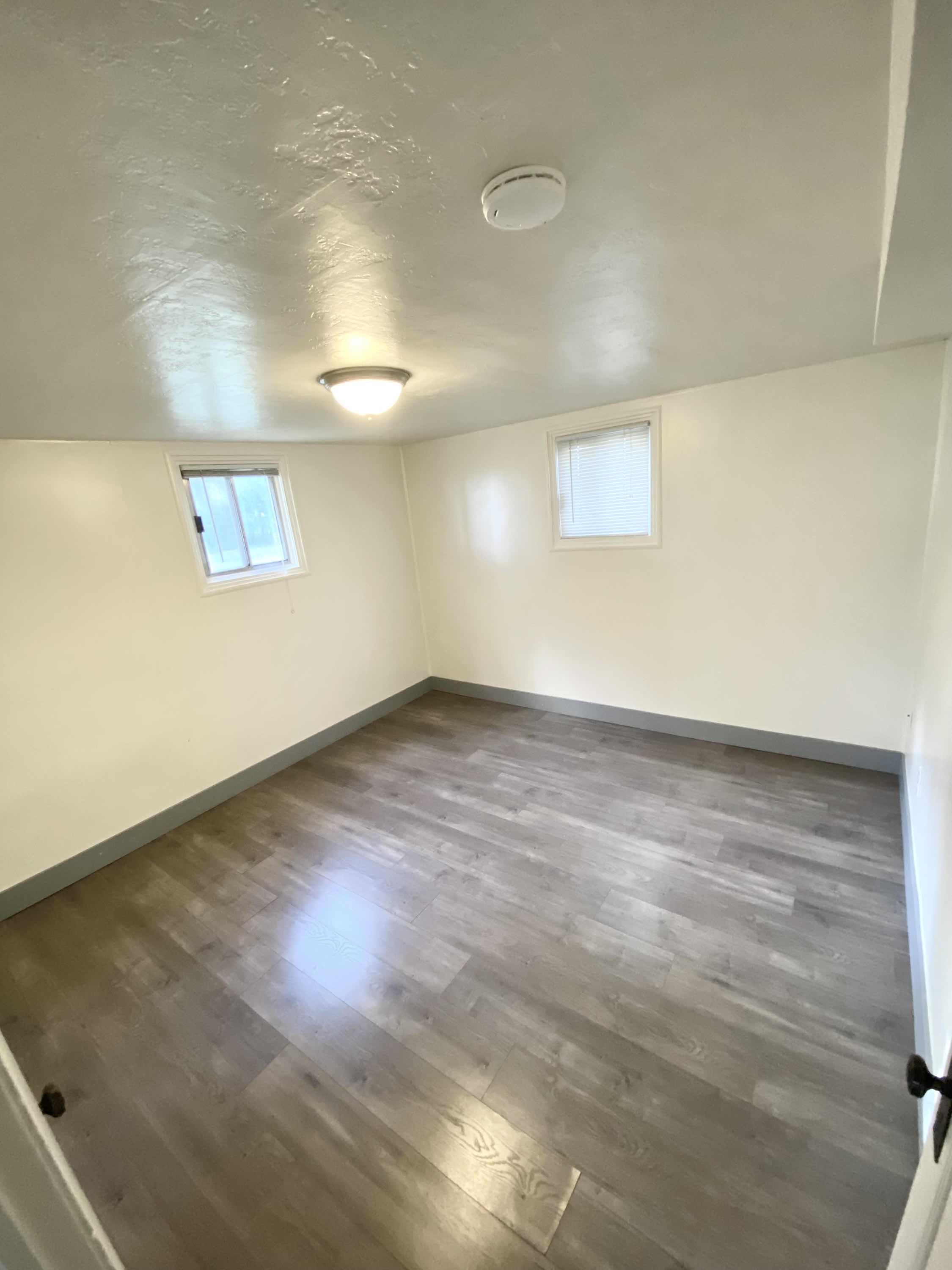 588 W Utah Ave – photo 5