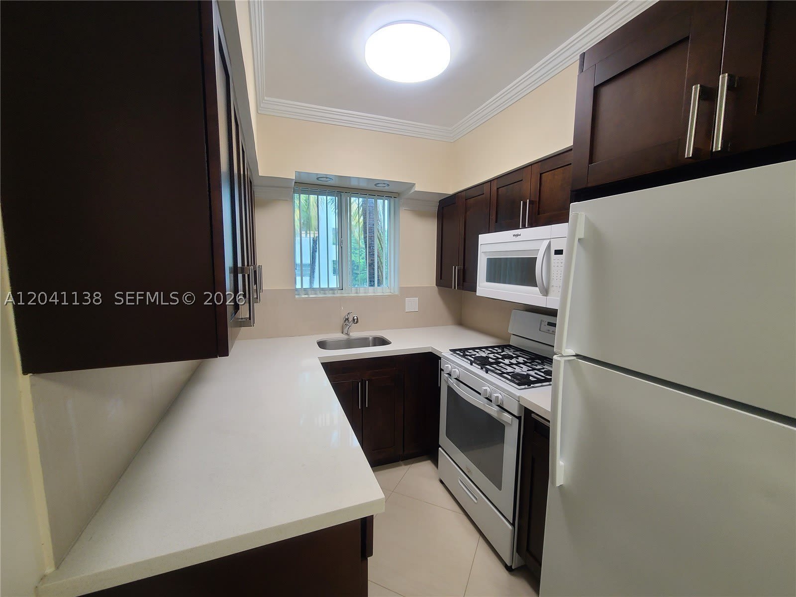 220 Collins Ave – photo 2
