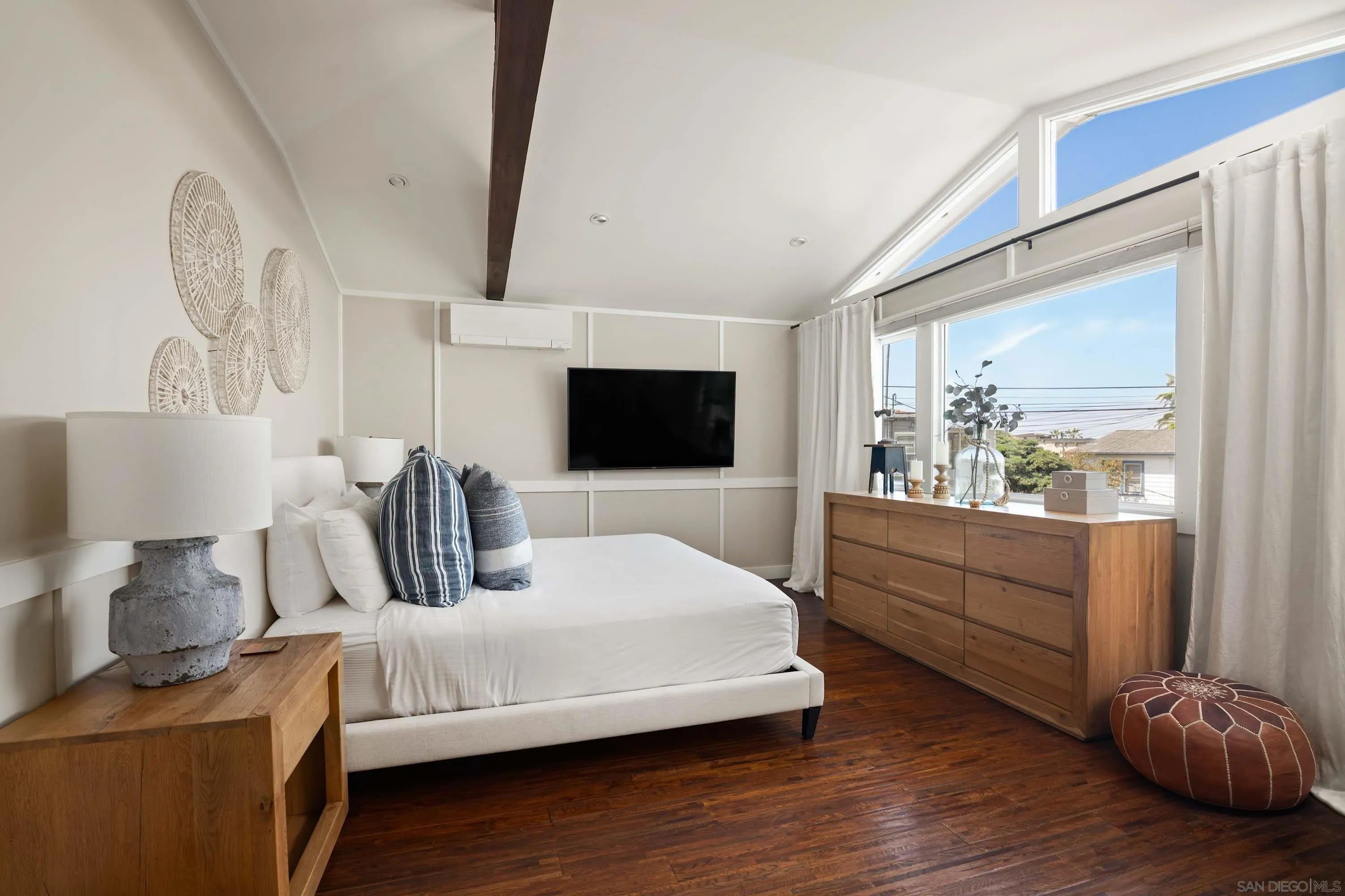 335 Gravilla Street – photo 4