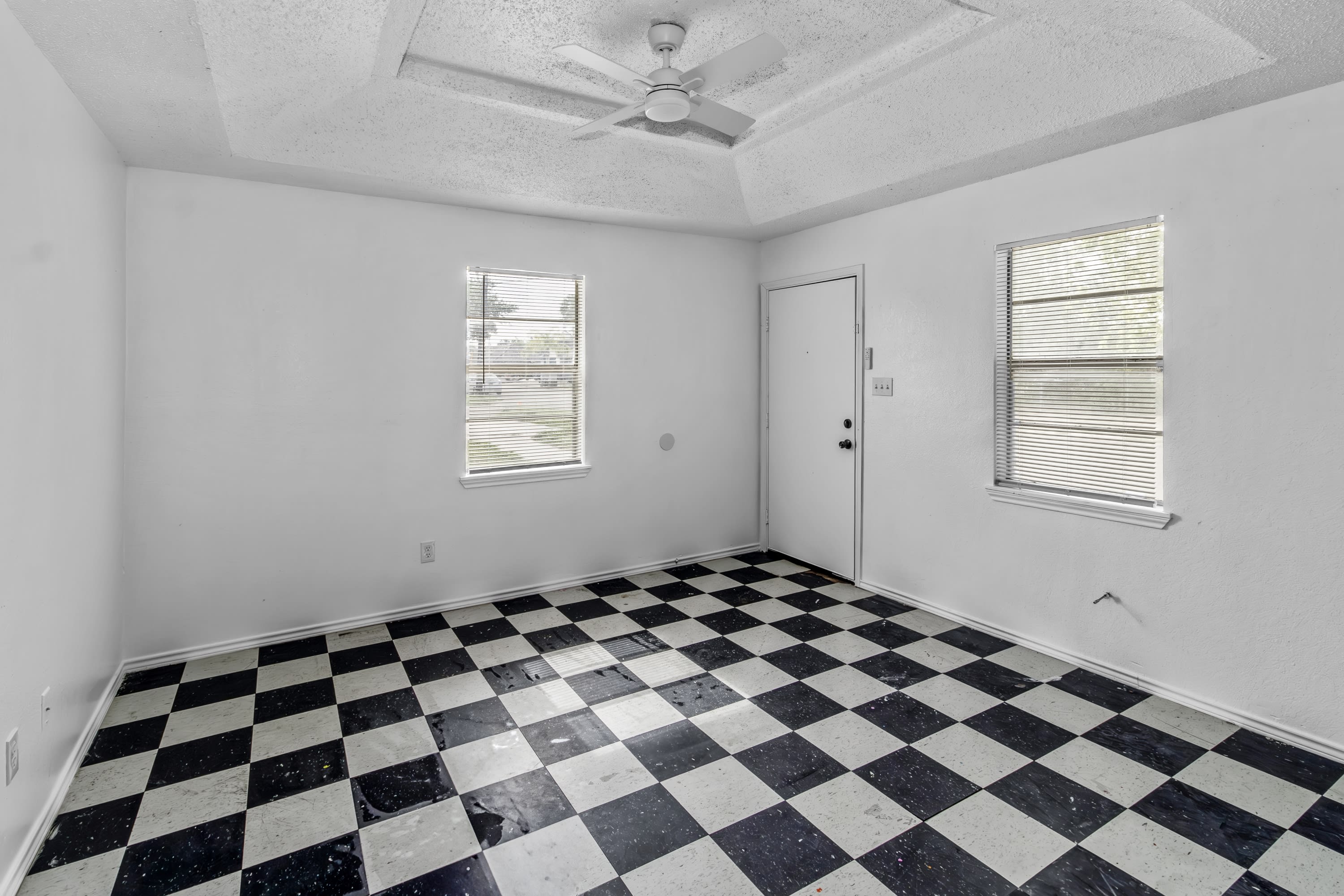 601 North Saint Marie Street – photo 4