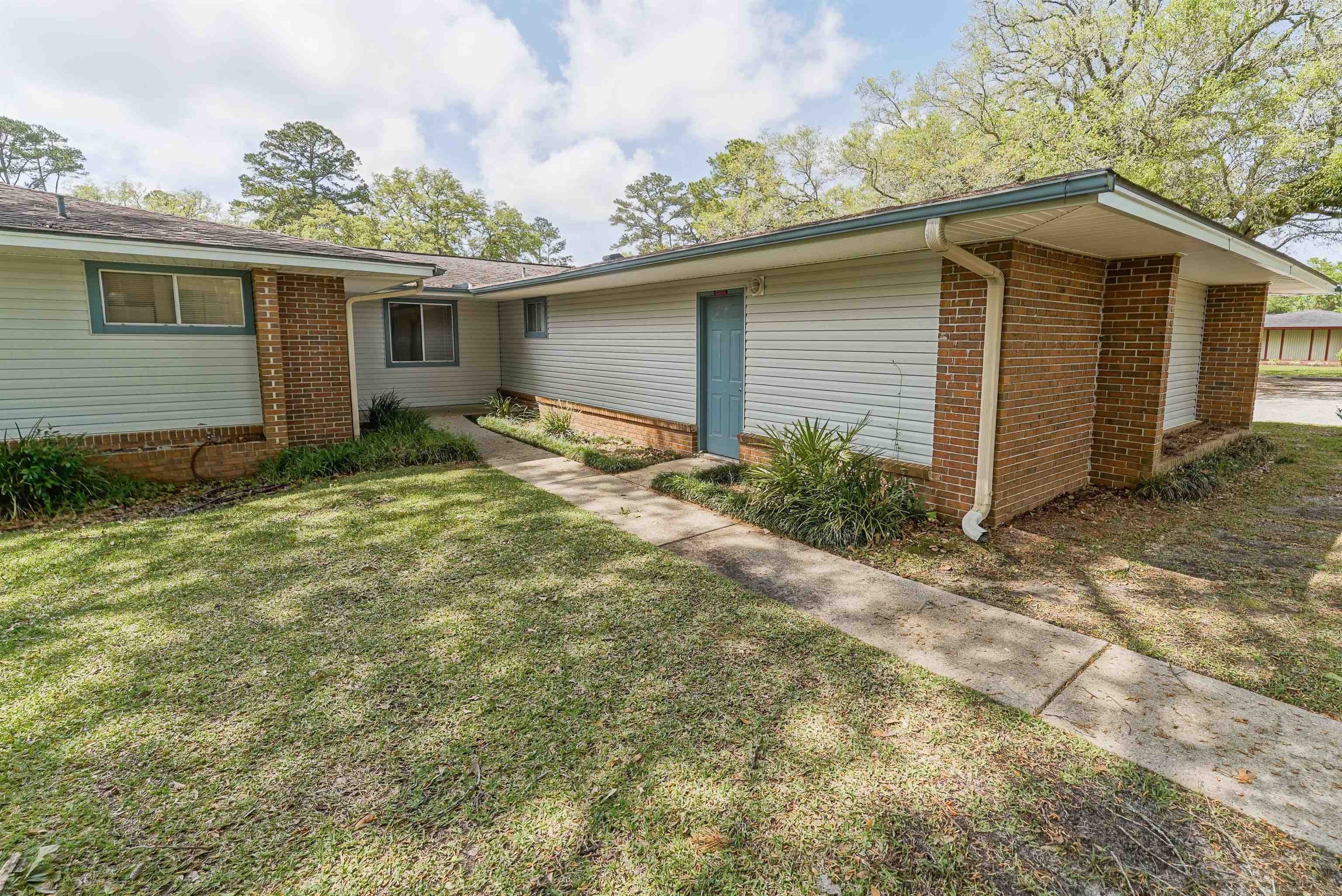 251 S Villas Court – photo 2