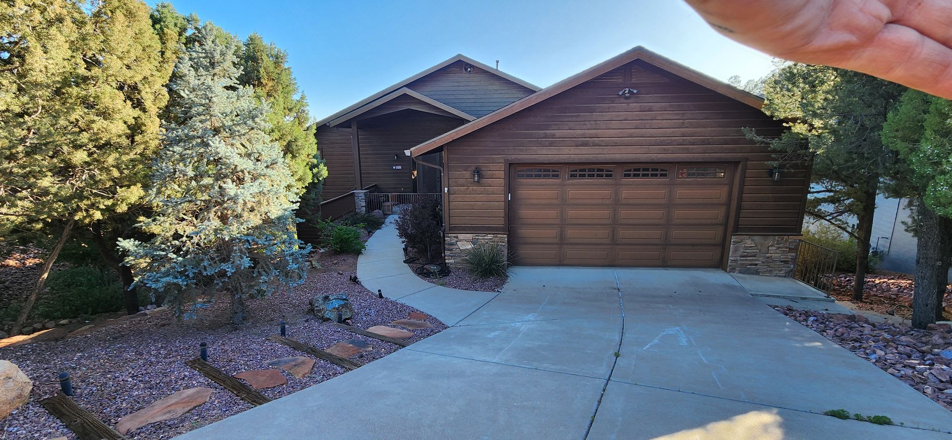 Beautiful Veiws From This Spacious Four Bedroom Home – photo 3