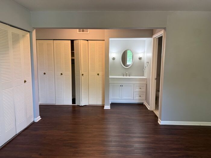 1900 Richard Jones Road – photo 4