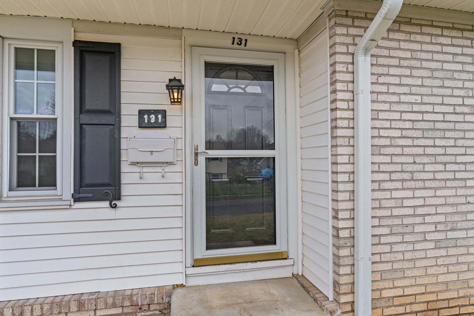 Updated 5 bed 2.5 bath Single Home available Oct 1 in Warminster – photo 4