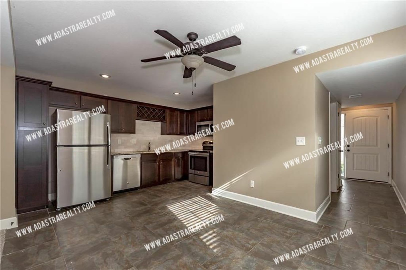 Gorgeous 3 Bedroom 2 Bath Townhome In North Kcmo Coming Soon – photo 3