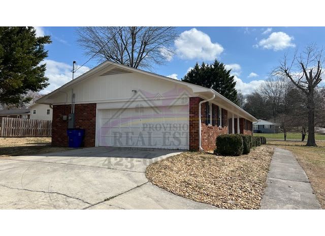 425 Westview Dr NE – photo 5