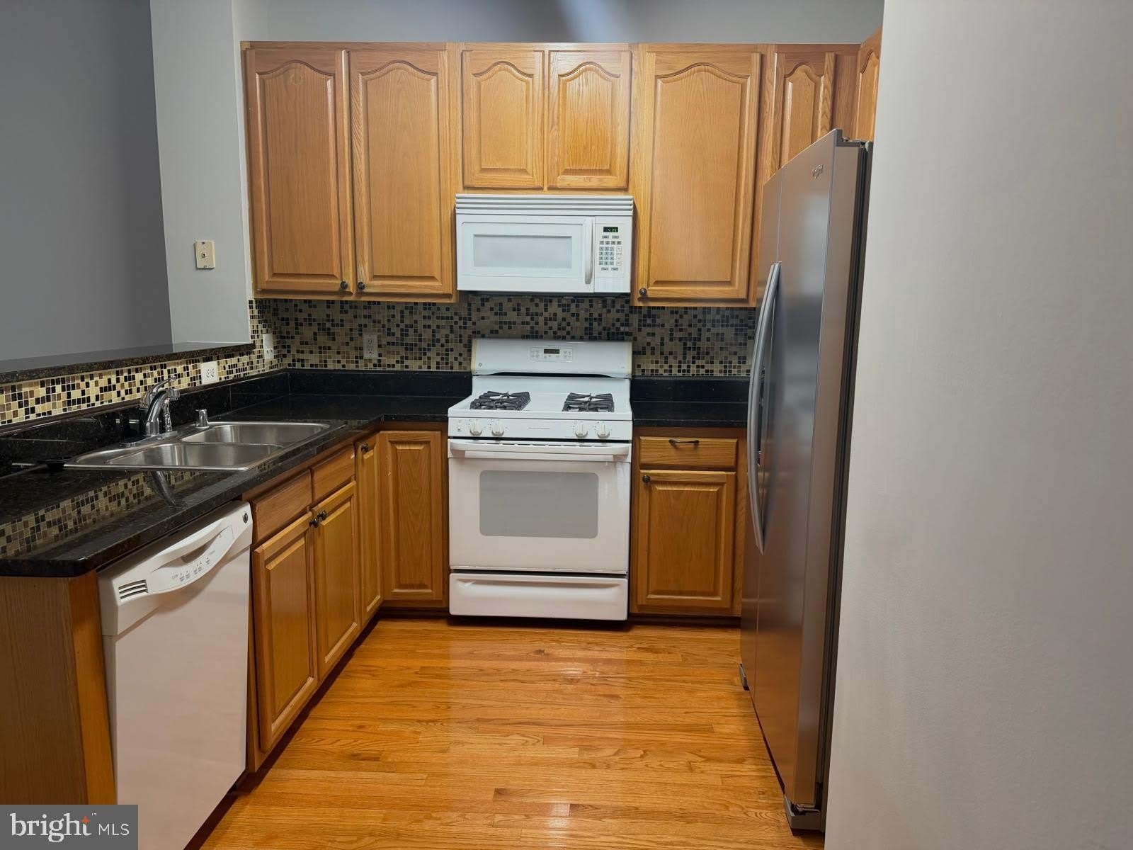 46190 WALPOLE Terrace – photo 4