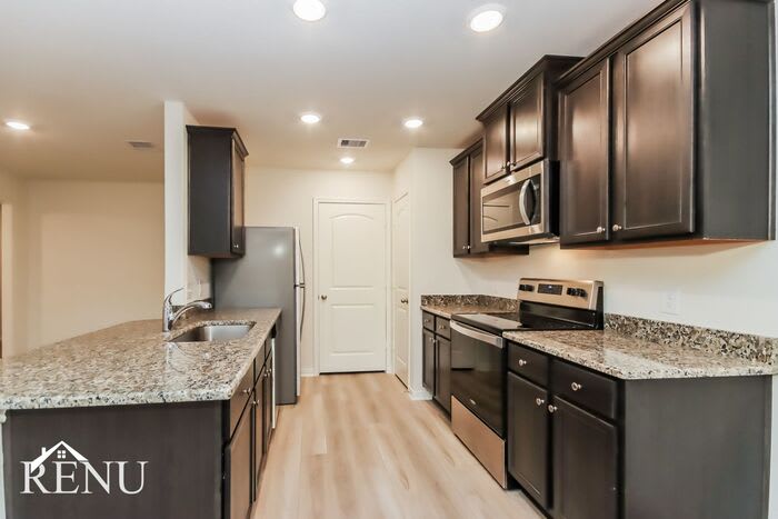 10506 Sweetwater Creek Drive – photo 4