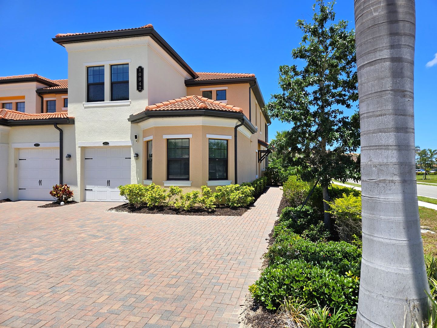 Seasonal Short Term Sought After Sarasota National Social Membership With Resort Like Amenities – photo 1