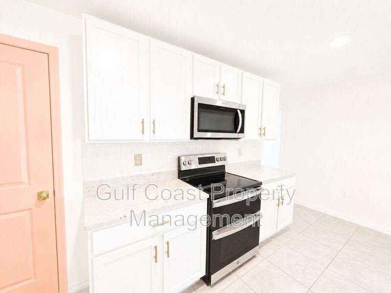 10219 Charlotte Drive – photo 5