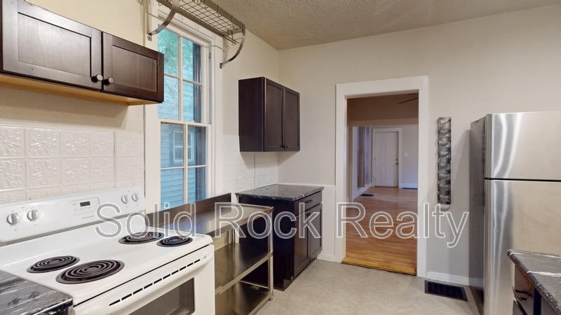 511 East Platte Avenue – photo 5
