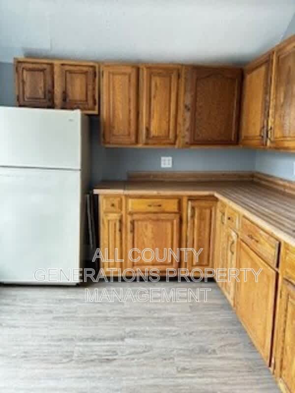 778 Yale St Up – photo 3