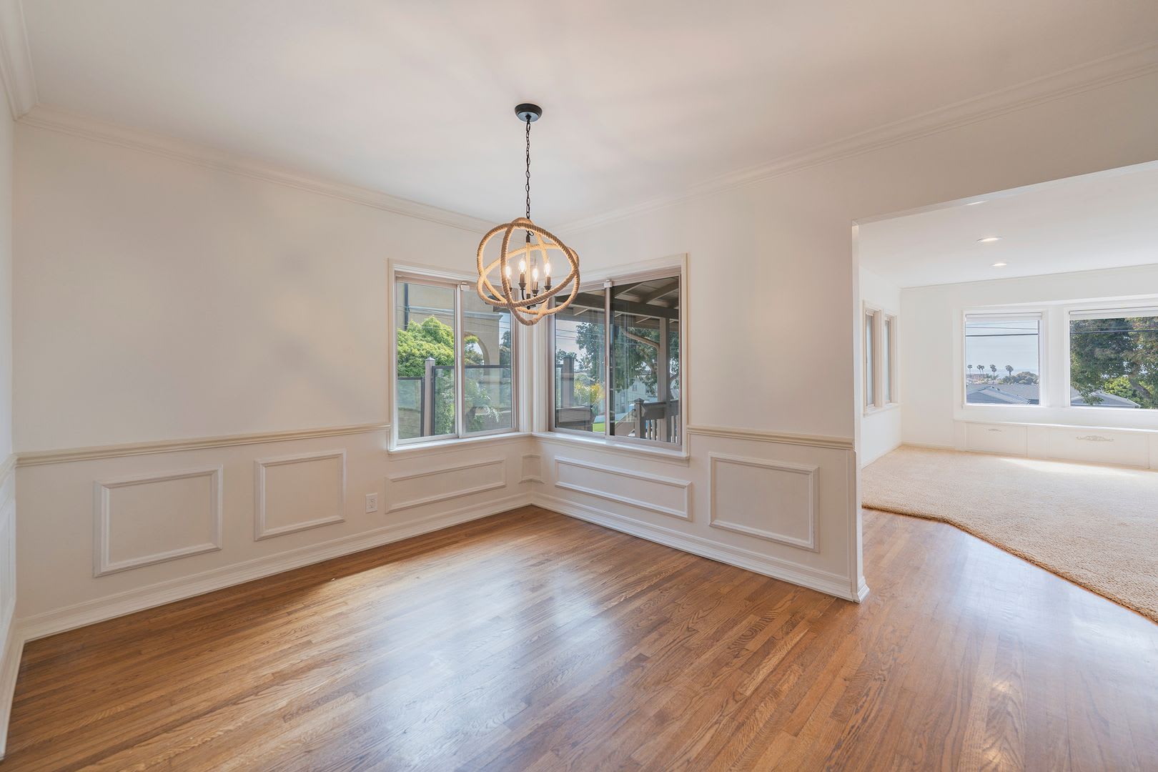 Location, location, location! Wonderful 3-Bedroom, 2.5-Bath Home in South Redondo Beach – photo 4