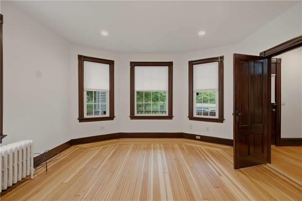 82 Van Zandt Avenue – photo 4