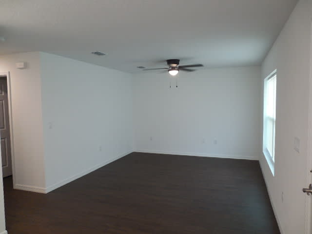 10311 Usher St – photo 5