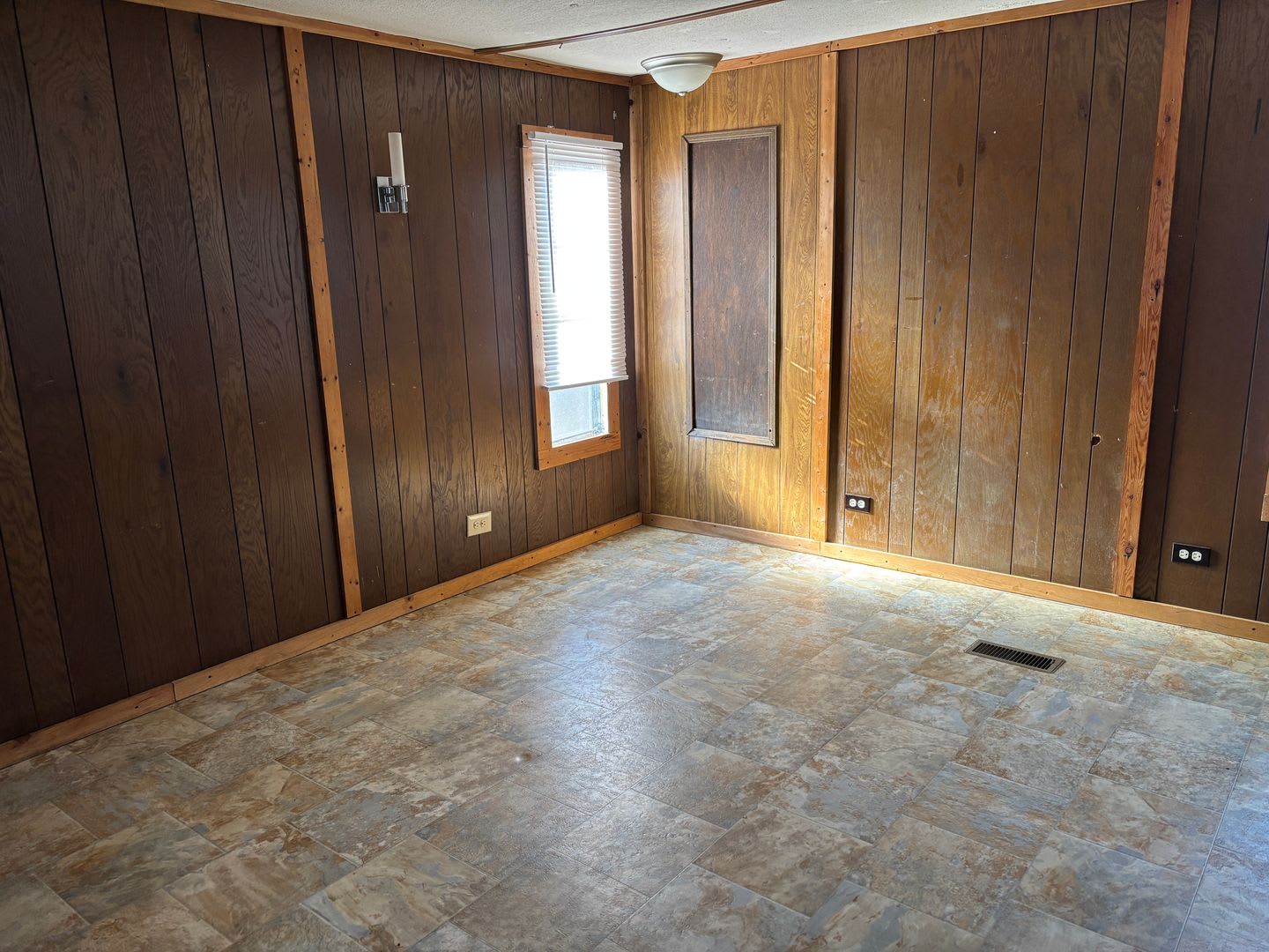 2 bedroom mobile home located in the rolling hills of Moore County. – photo 3