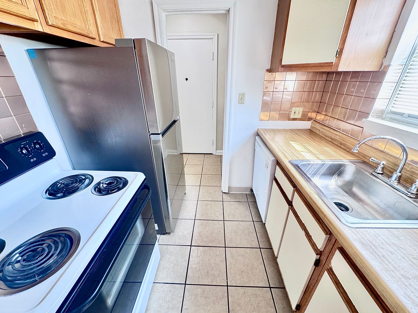15725 Van Aken Blvd – photo 5