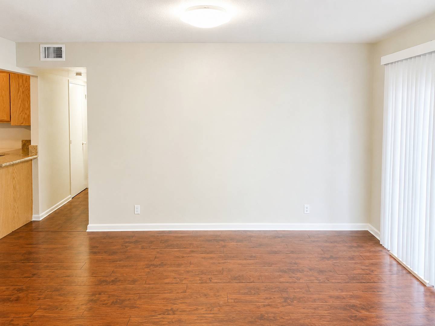 Very Nice 3 bedroom 1 bathroom duplex – photo 5