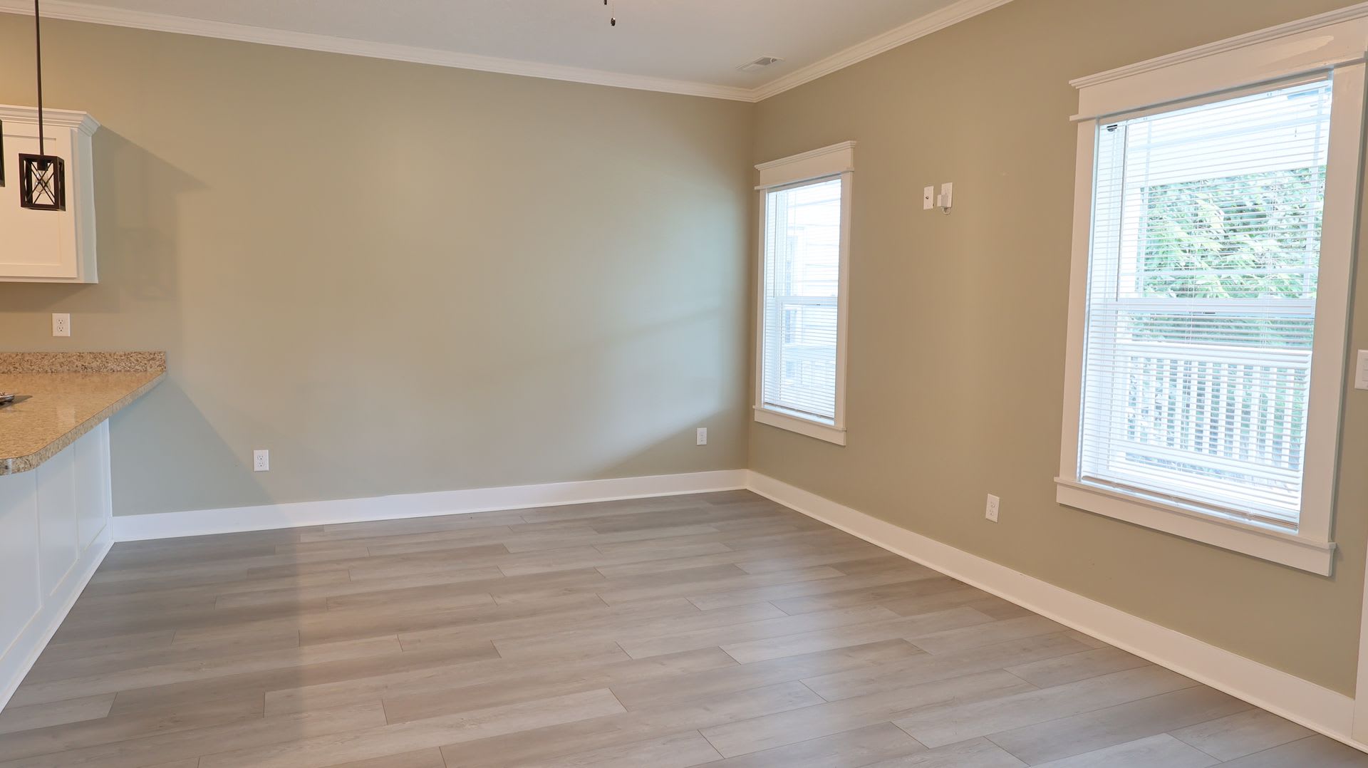 Beautiful 4 Bed 2 Bath Home – photo 5