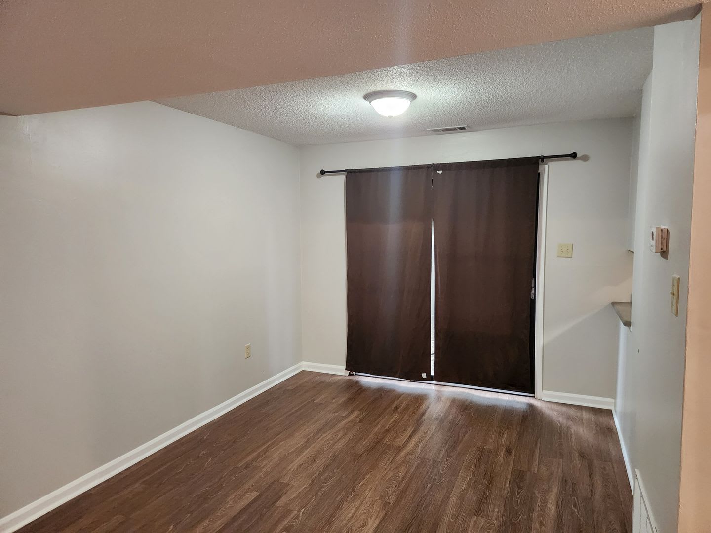 Available January 1St 3 Bedroom 2 5 Bath Town Home – photo 5