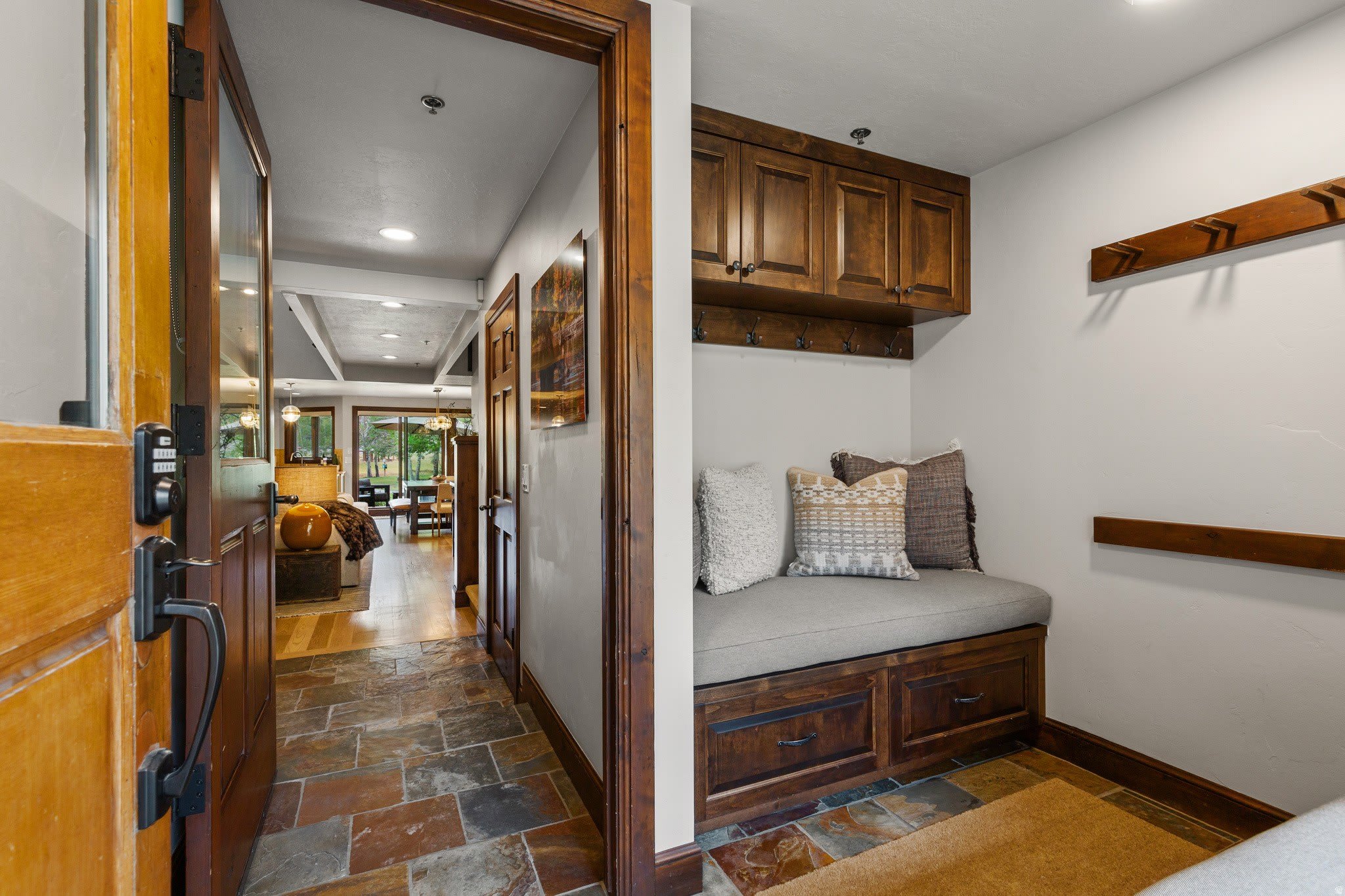 1670 Deer Valley Dr N – photo 2