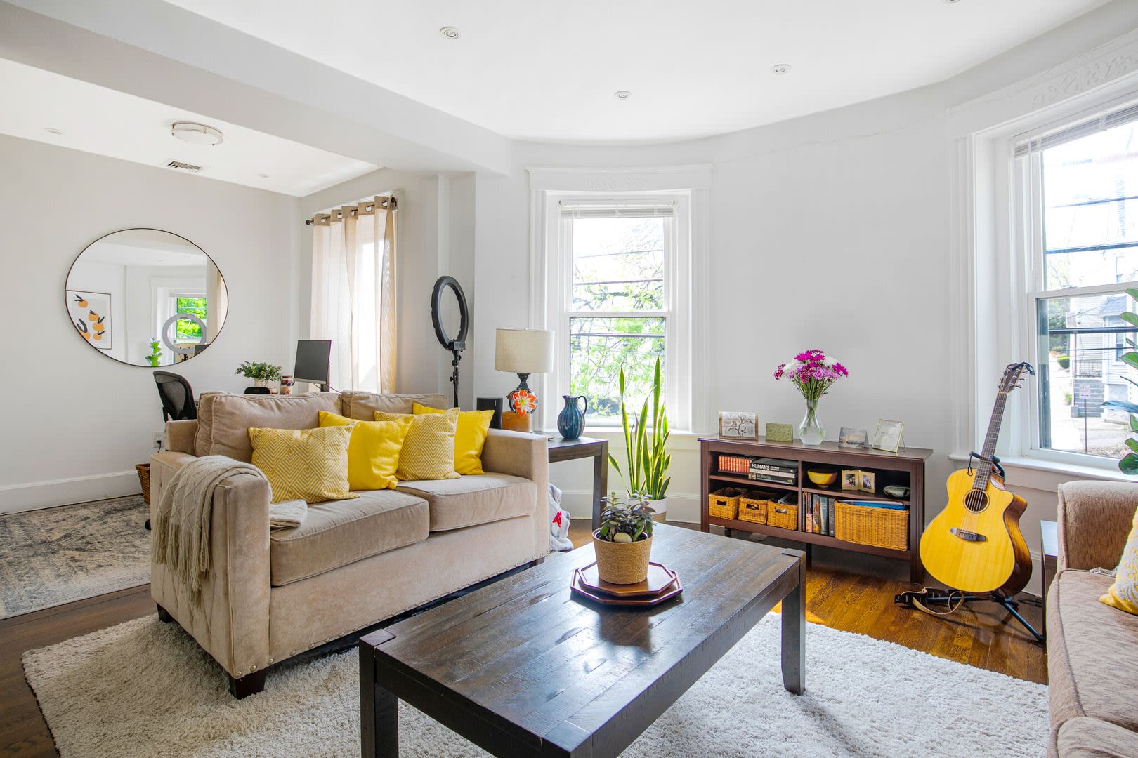 Gorgeous 2 bed condo in Brookline! – photo 5