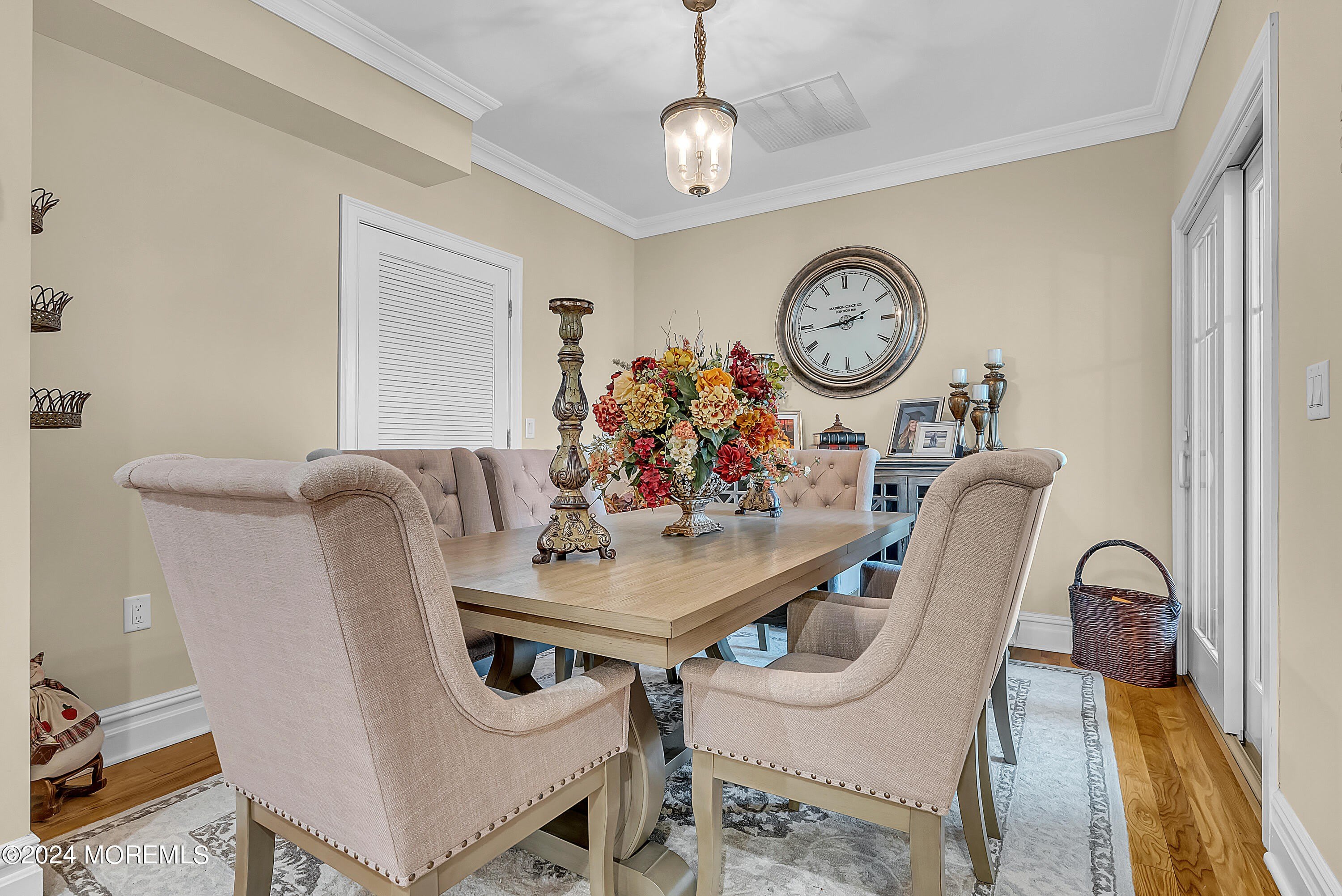 564 Sairs Avenue – photo 3