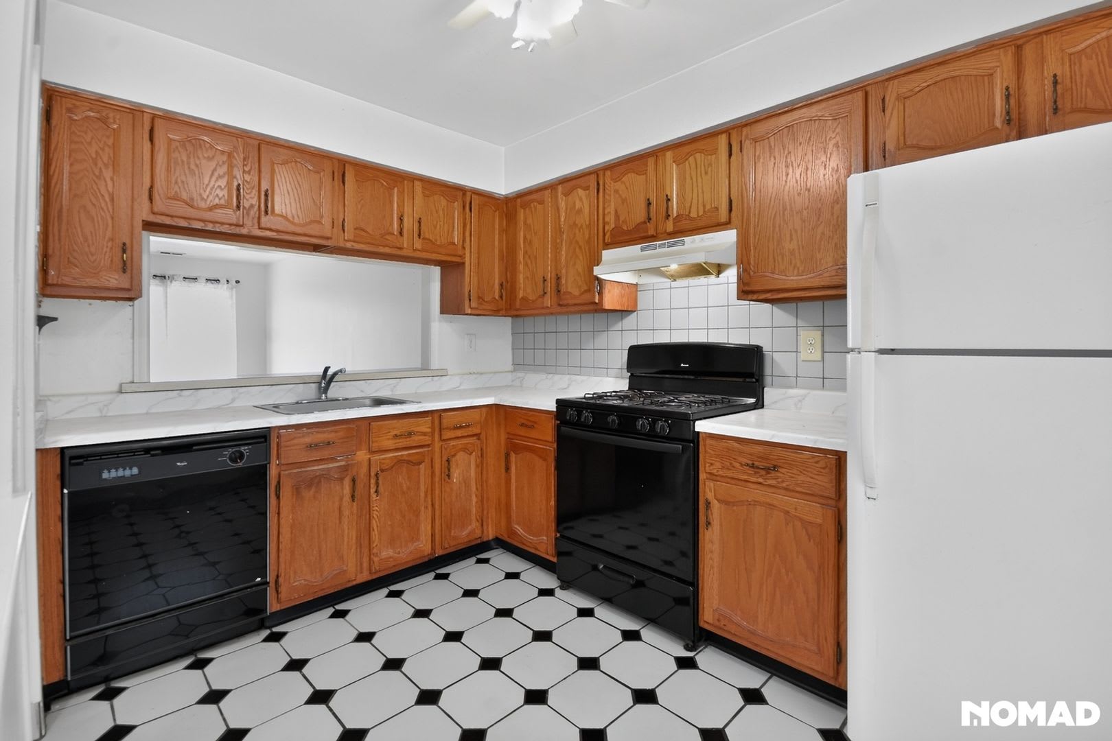 Charming 2BR Condo in Iselin – photo 2