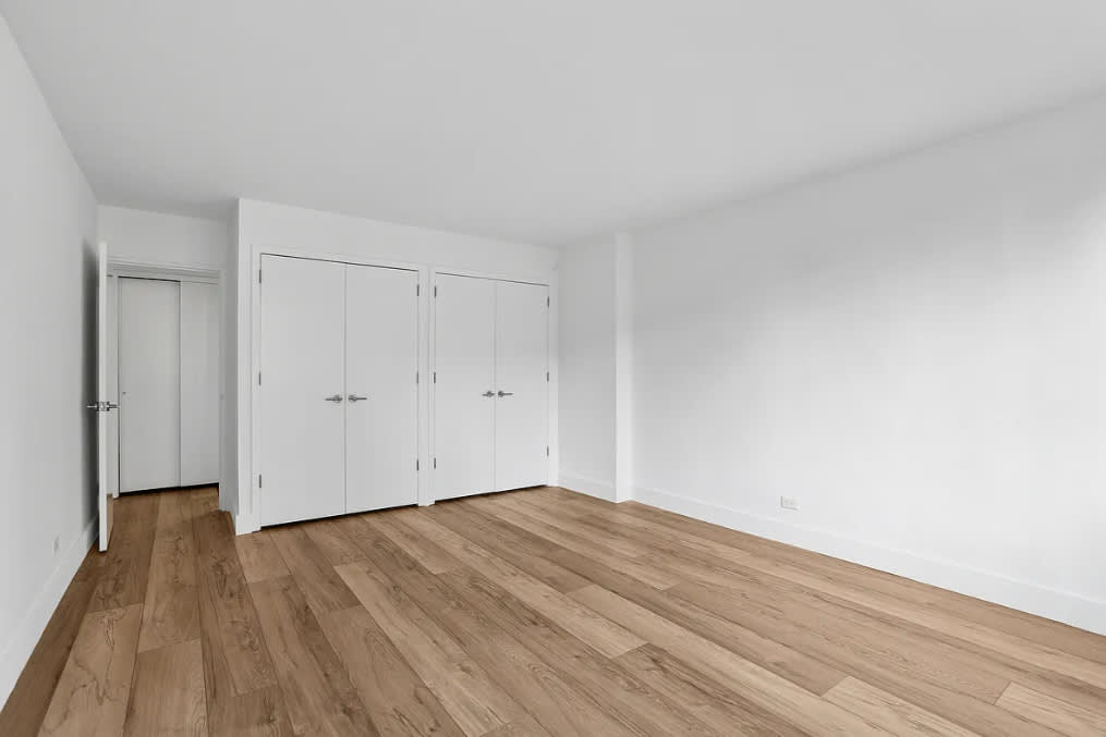 325 W 57th St – photo 4