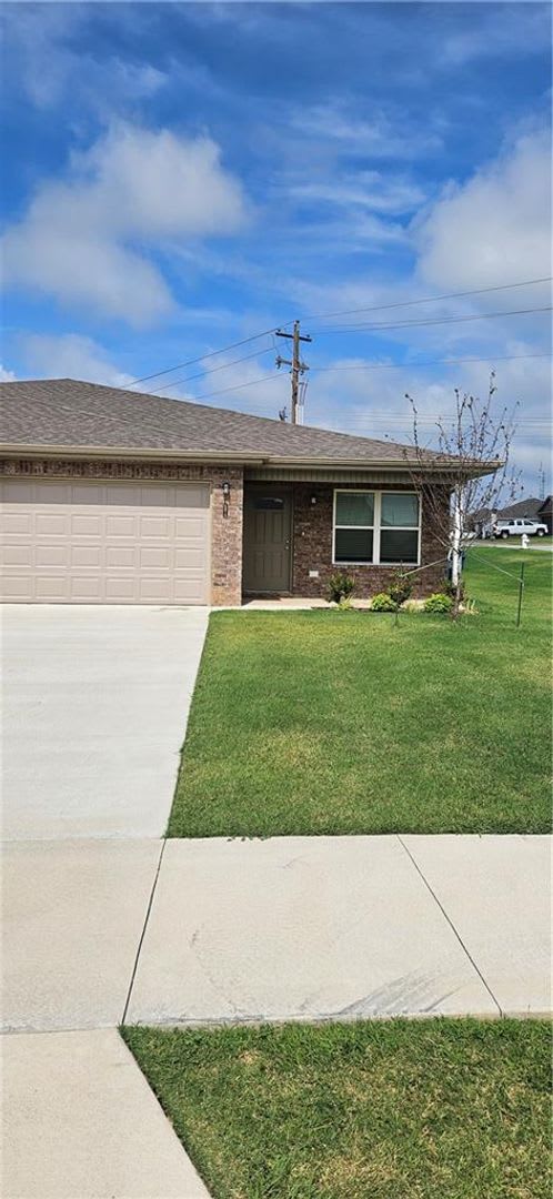 Nice Newer Duplexes Near XNA and Bentonville – photo 3