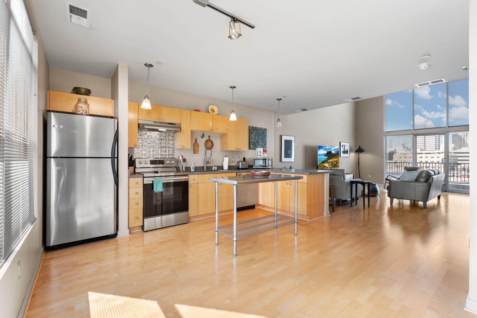 Luxury Furnished Loft on Broadway – photo 2