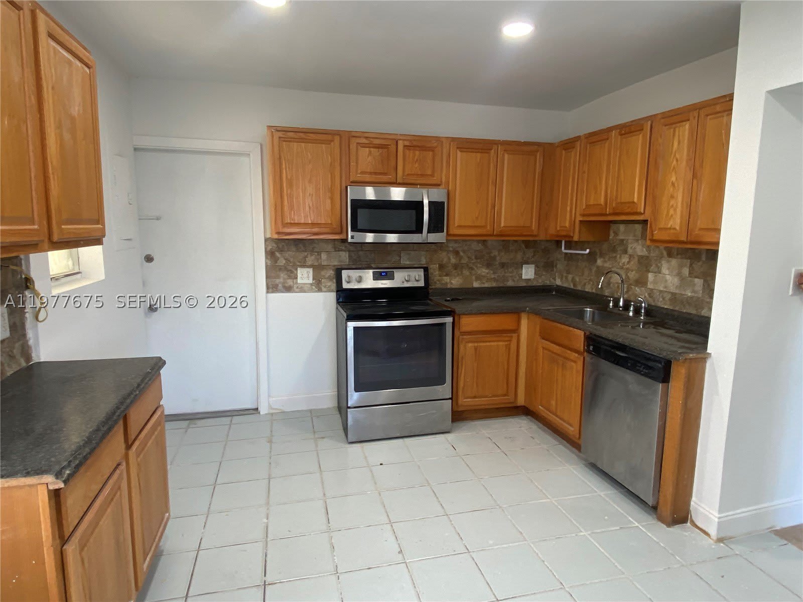 894 NW 108th St – photo 4