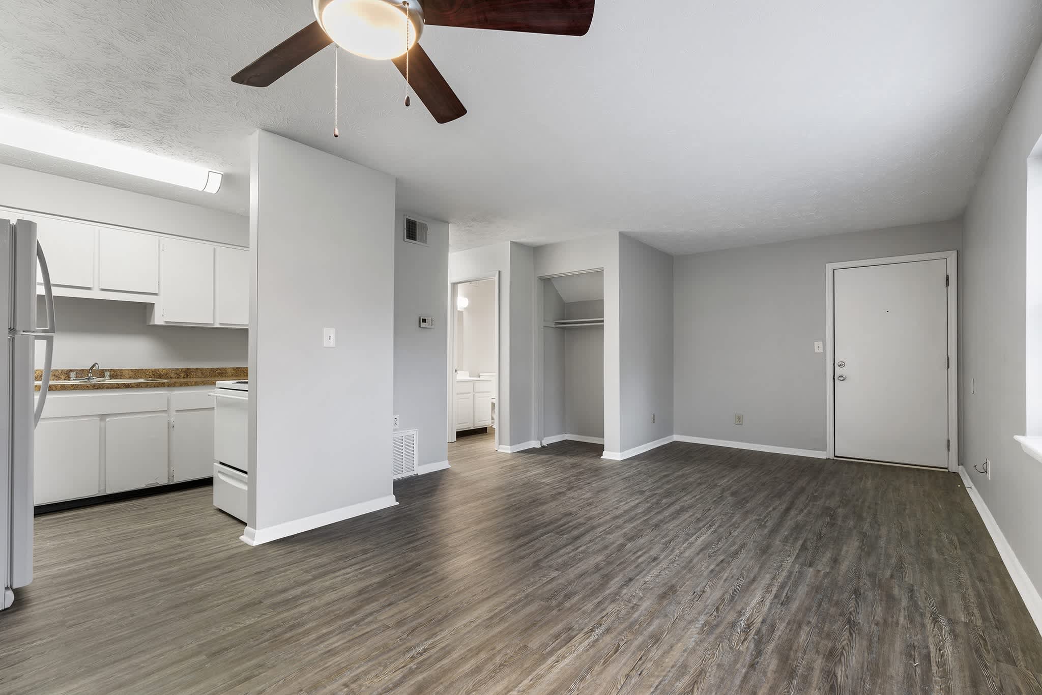 Riverview Apartments – photo 2