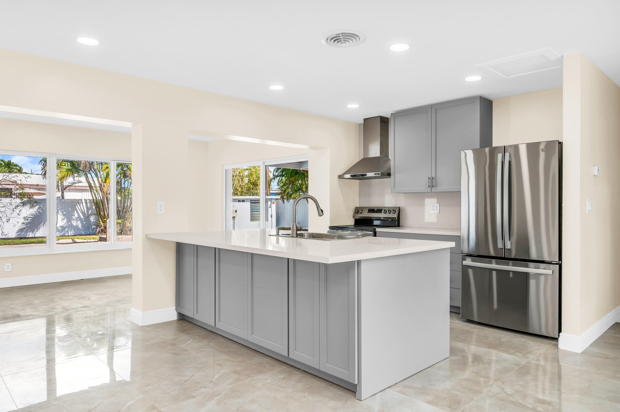 461 NE 44TH Street – photo 4