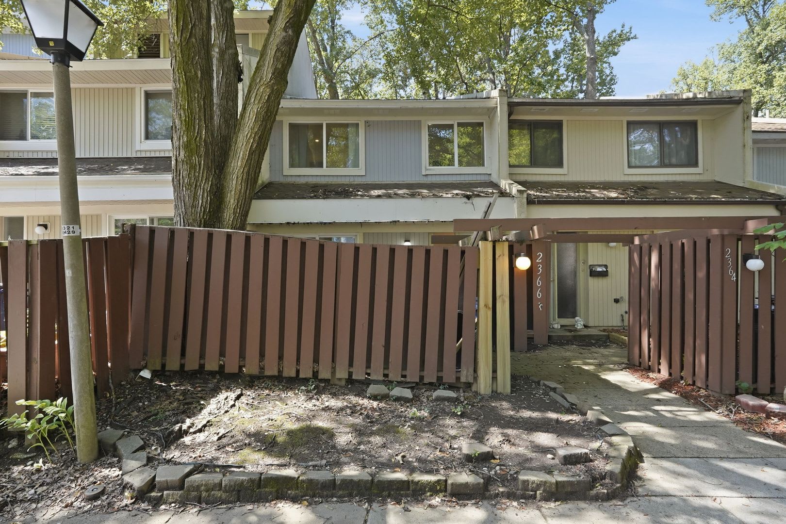 Welcome to Your New Home at 2366 Southgate Square! – photo 2