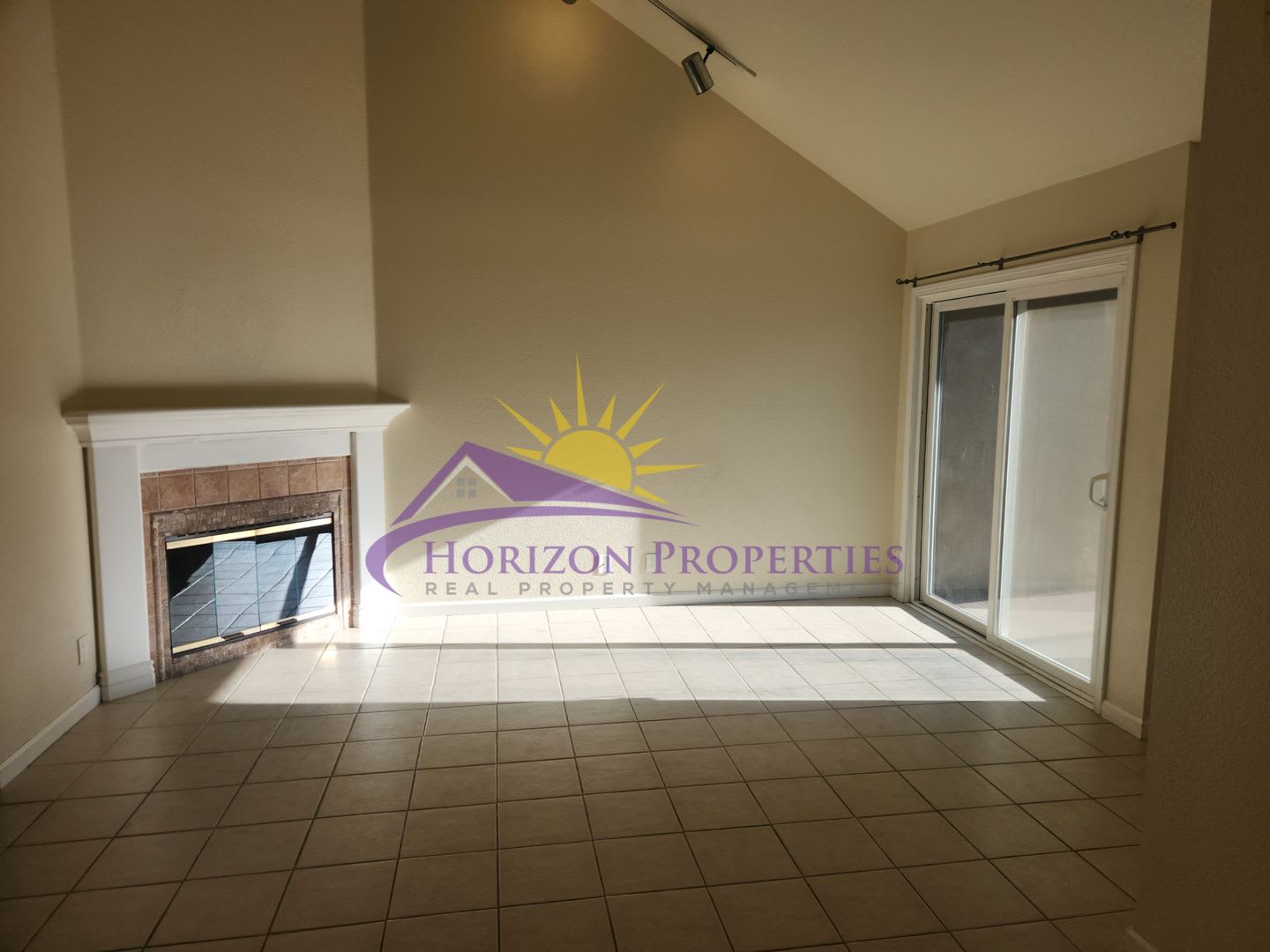 1 Bed 1 Bath with bonus loft 724 sq ft. Condo – photo 3